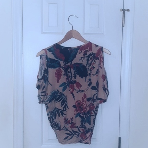 🌺 Énvi Cold Shoulder Blouse - Picture 2 of 4